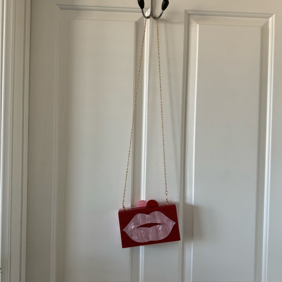 $75 Bari Lynn Kid's Girl's Pink Red Lips Acrylic Glitter Box Clutch Bag - Picture 6 of 7